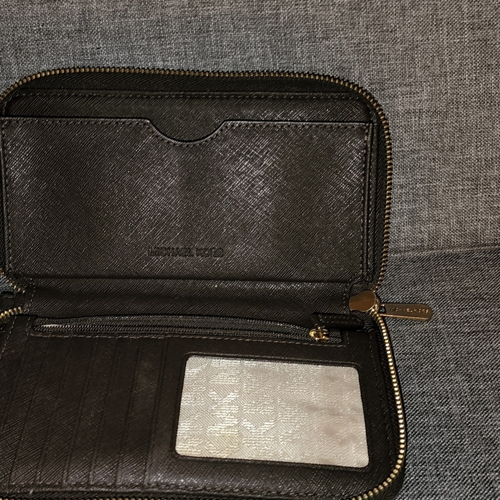 Michael Kors Bag & Wallet - Picture 5 of 7